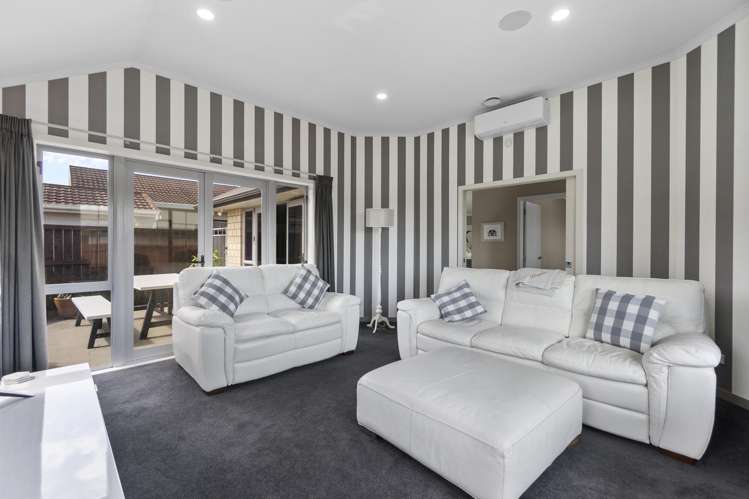 17 Farleigh Close Huntington_4