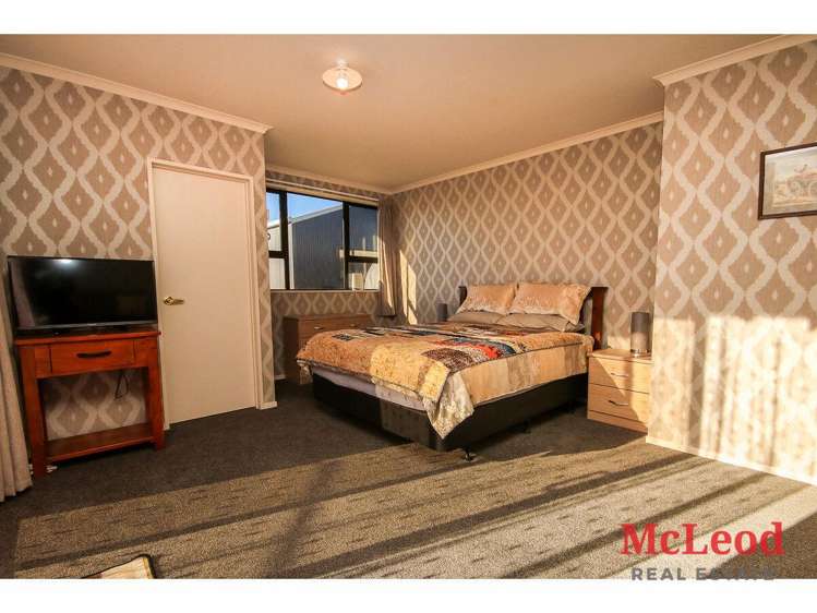 150 Racecourse Road Allenton_28