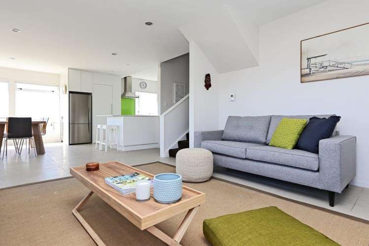 2/8 Gilray Place Waimarama_5