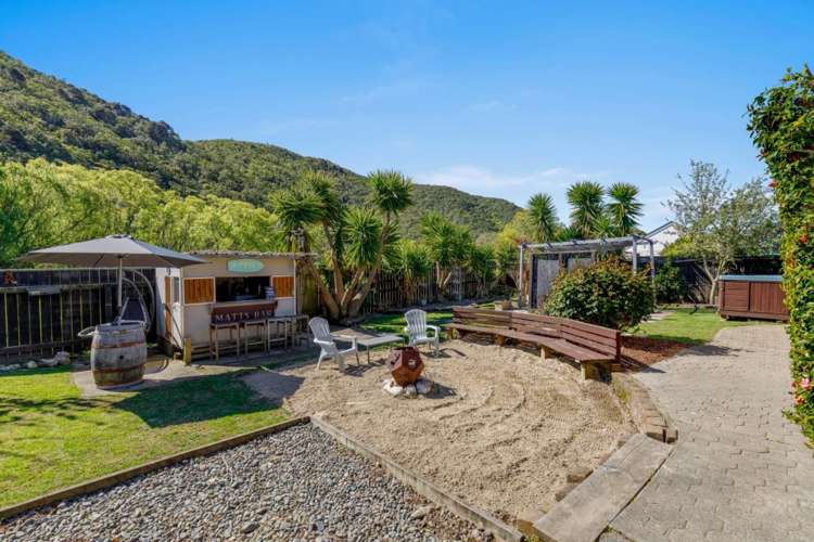16 The Anchorage Waikawa_23