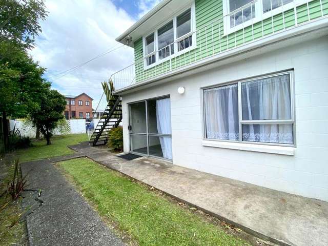 2/10 Marlene Avenue Te Atatu South_1