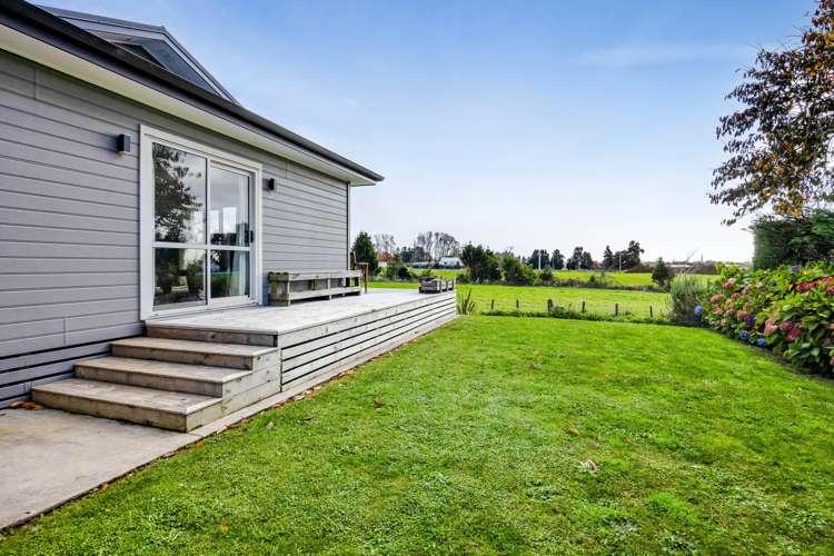 8 Manatu Lane Inglewood_16