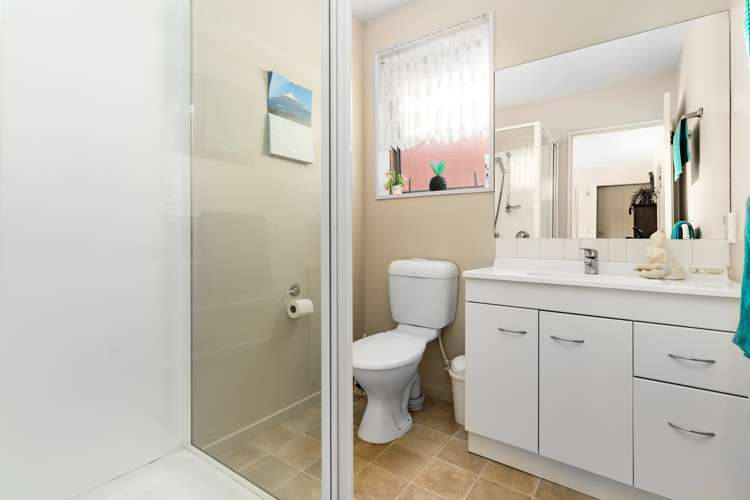 2/108 Yaldhurst Road Sockburn_6