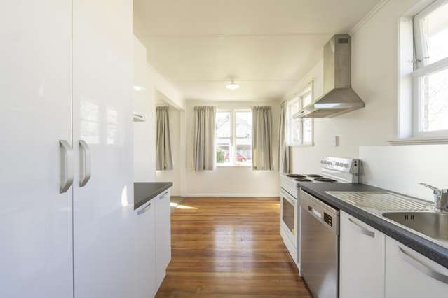 Brand New Kitchen: 3 Bedroom Home