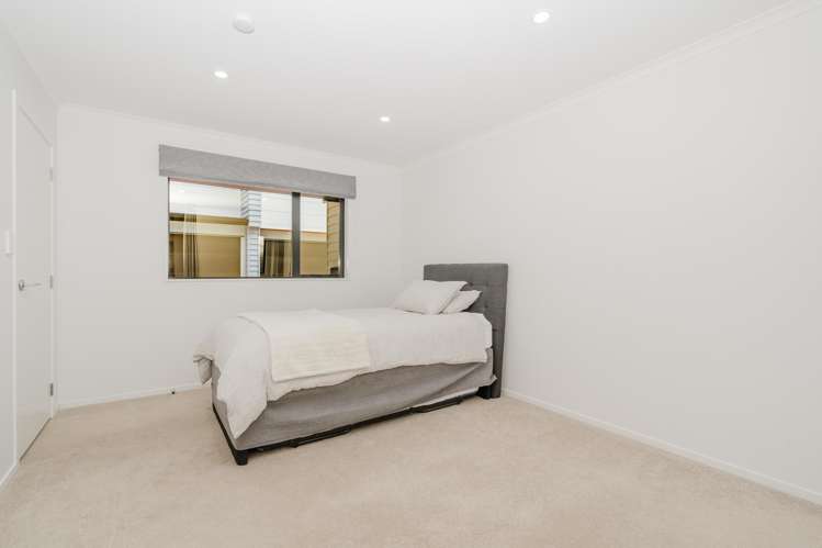 2/11 Gazeley Avenue Silverdale_11