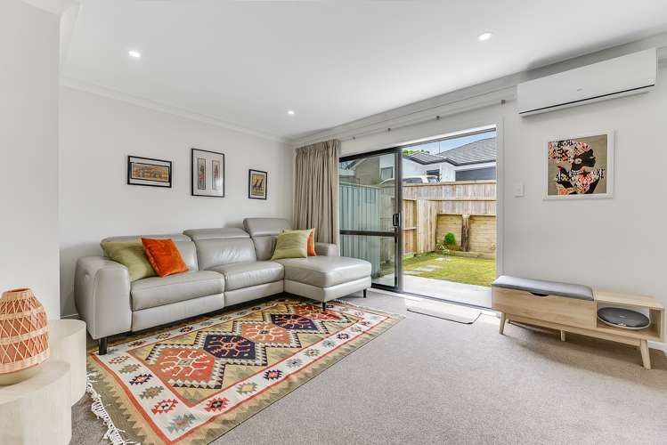 2/33 Cowley Drive Temple View_14