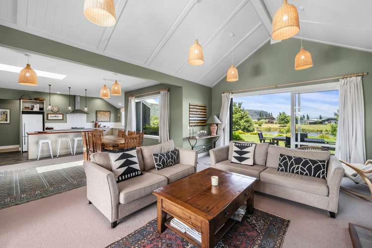 9 Pukeko Way Kinloch_11