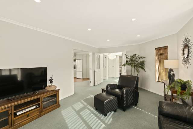 90 Redvers Drive Belmont_4