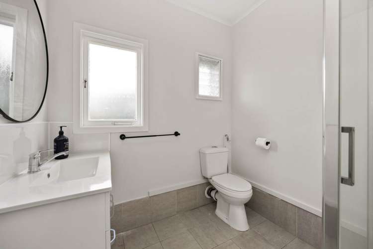 4039 Great North Road Glen Eden_8