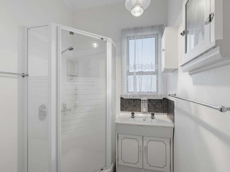 72 Ferry Road Clive_13