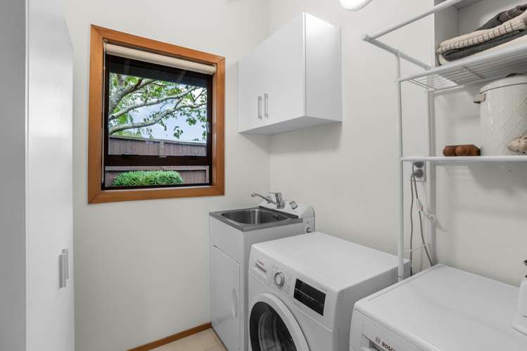 7 Kekeno Grove Tirohanga_17