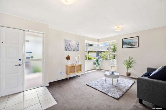 19 Glen Close Glen Eden_1