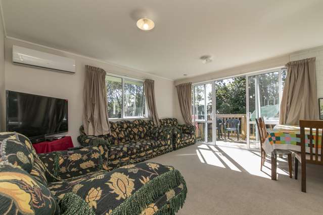 127b Tidal Road Mangere_1