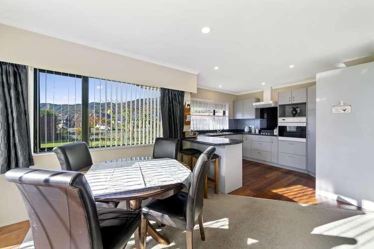 12 Woodland Grove Wainuiomata_5