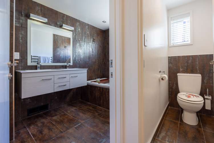 46 Kingston Street Albert Town_17