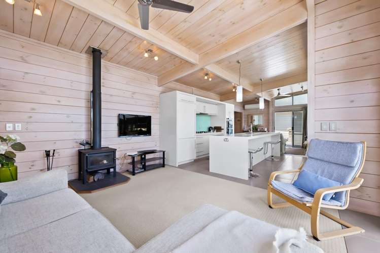 9 Via Aroha Waitarere Beach_8