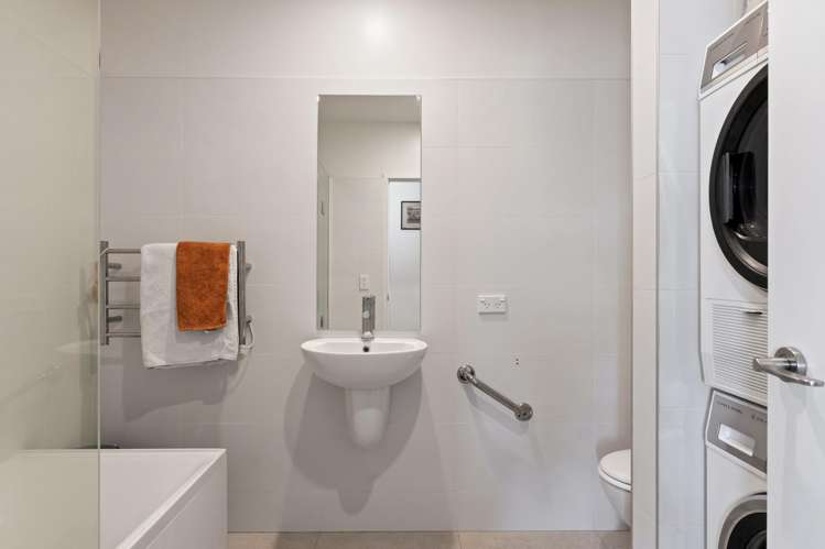 303/4 Reads Quay Gisborne_9