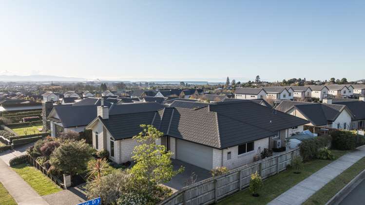 43 Fairose Drive Richmond_28