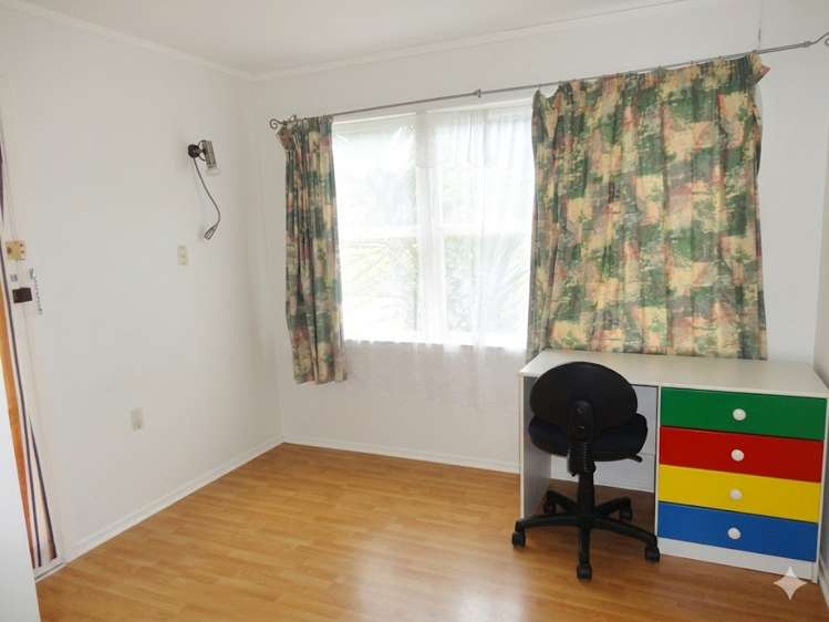 35 Preston Avenue Mount Albert_8