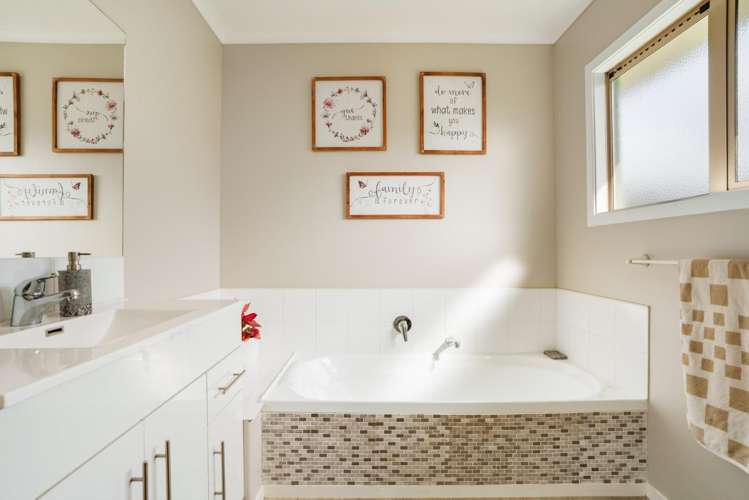 16 Zachary Place Welcome Bay_15