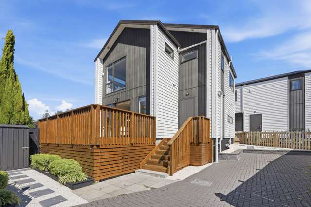 Fully Fenced, Smart & Stylish – Modern Living