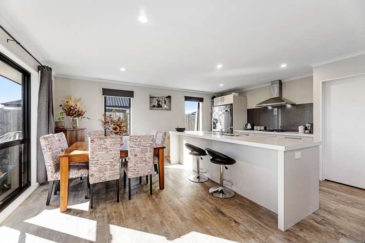 1 Hurricane Way Burleigh_4