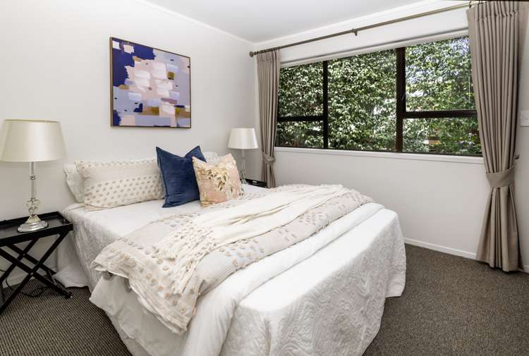 35 Pickwick Parade Mellons Bay_22