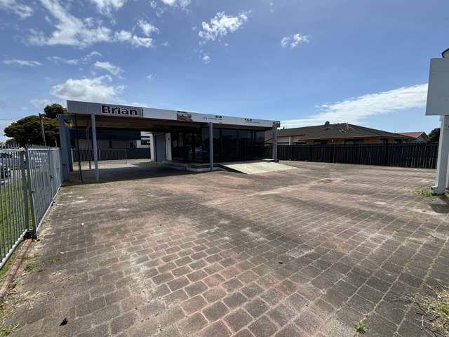 Tauranga central showroom and yard