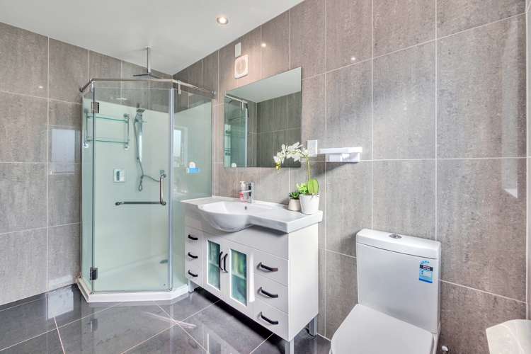 7a Roberts Road Te Atatu South_17