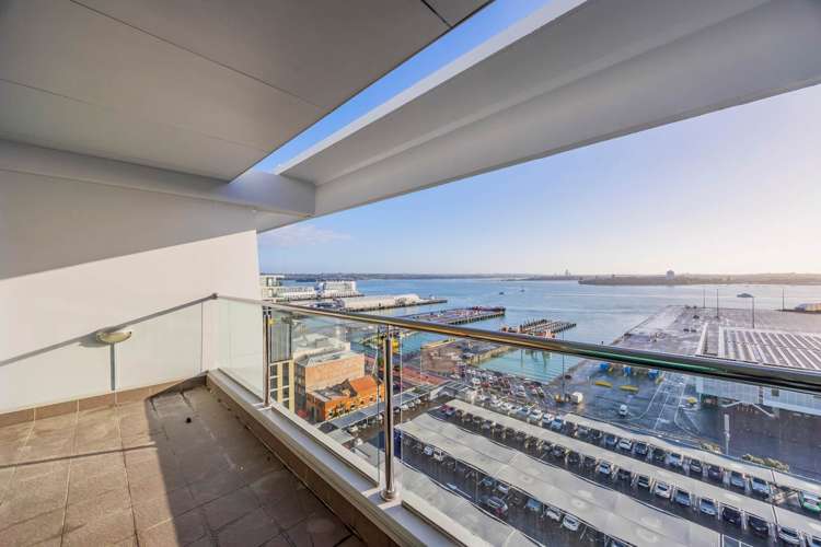 1514/2 Beach Road City Centre_3
