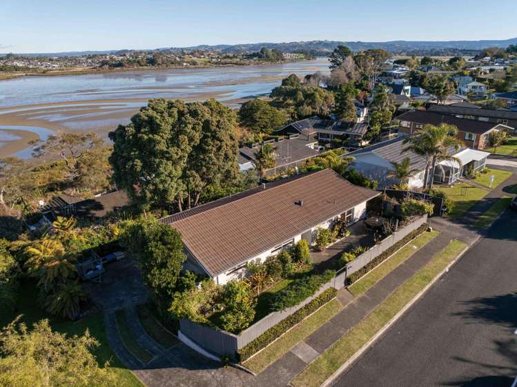 16 Sunny Bay Road Matua_23