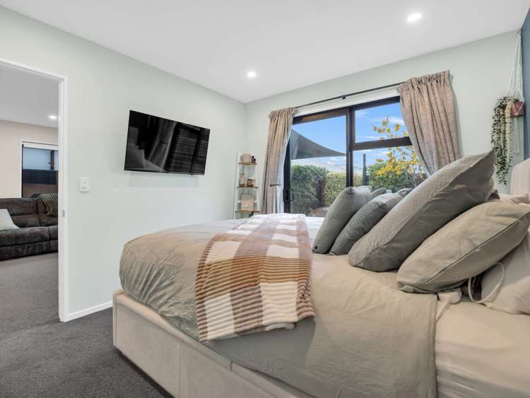 99 Faringdon Boulevard Rolleston_10