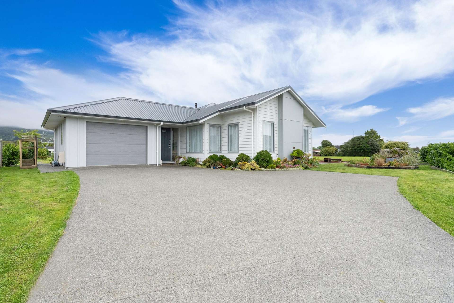 6 Albizia Grove Waikanae_0