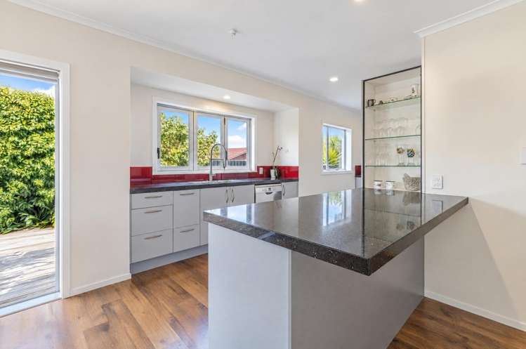 12 Rene Place Sunnyhills_8