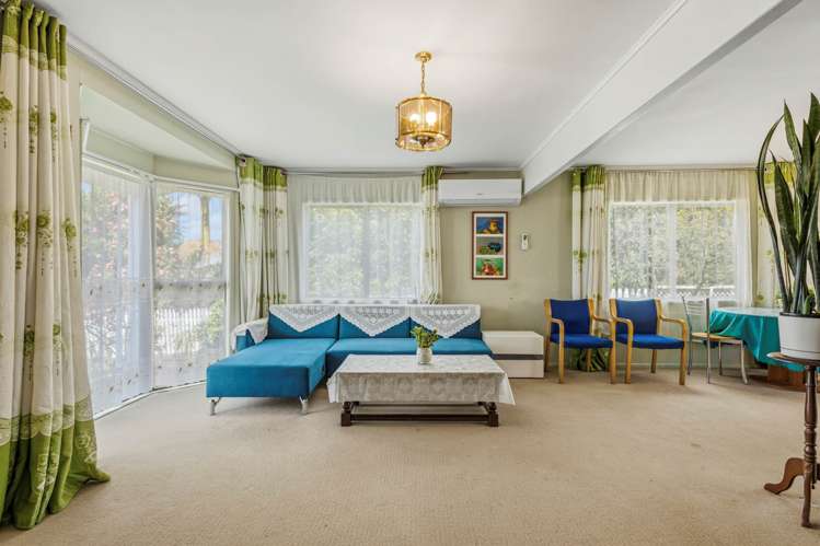 29 Sunningdale Street Wattle Downs_5