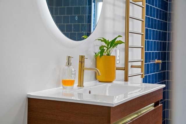 FULLY RENOVATED BUNGALOW MUST SELL