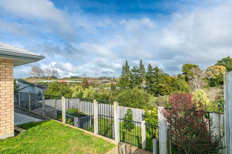 2 Blackwood Crescent Glenview_19