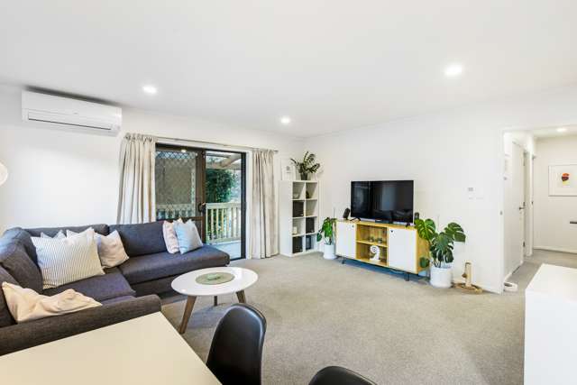 2/7 Eskdale Road Birkdale_4