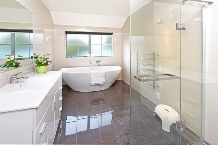 1 Trossach Place Wattle Downs_8