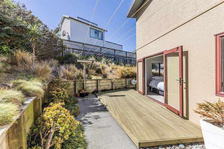 28A Bowes Crescent_1