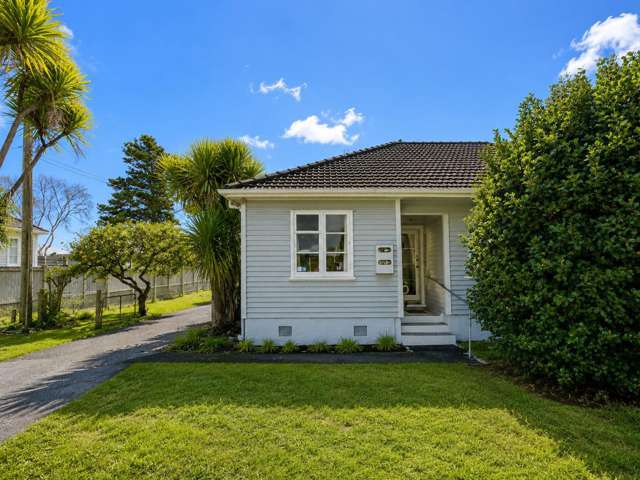 147 Cobham Drive Hamilton East_1