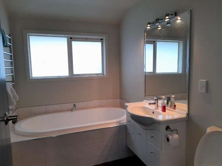 2/2 The Moorings 2765_9
