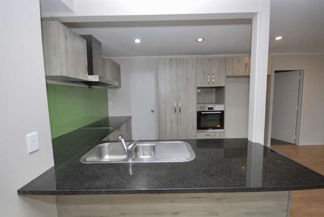 2/30 Bruce Road Glenfield_3