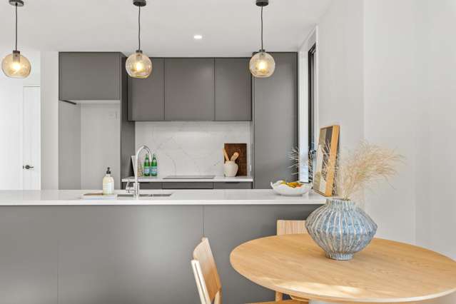 2/60 Innes Road Merivale_3