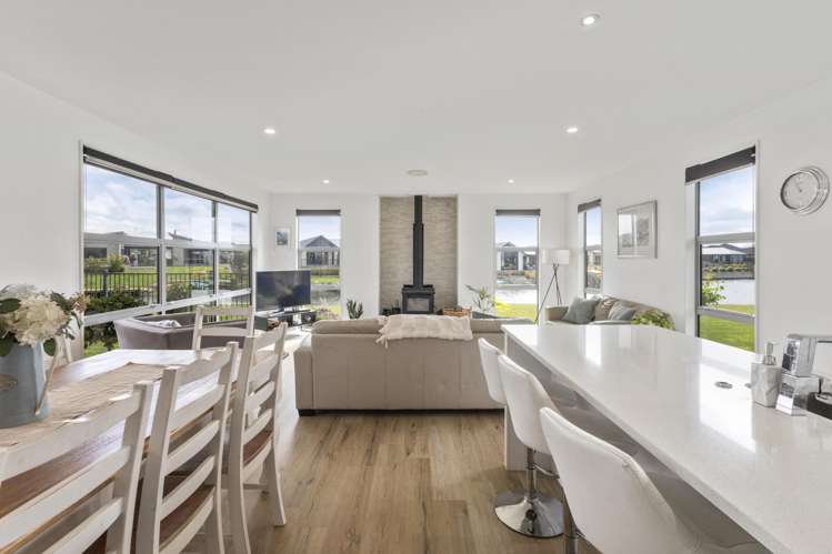 21 Torbay Avenue Lake Hood_7