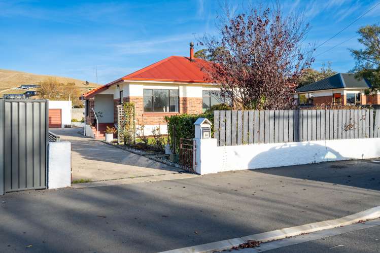 84 Gladstone Road North_0