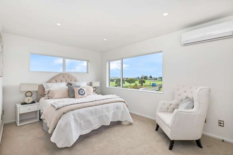 77 Bordeaux Parade Te Atatu South_9