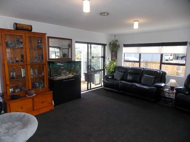 1 Roots Street West Feilding_1