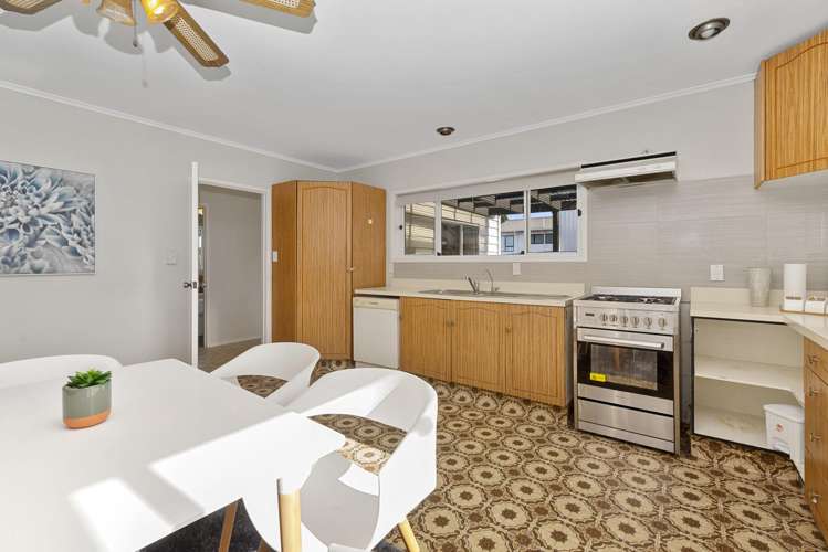 7 Karaka Street New Lynn_15