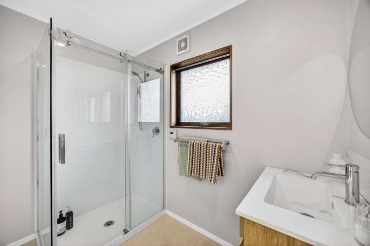 1/10 Manuka Road Glenfield_11